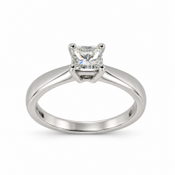 Pre Owned Platinum Princess Cut Diamond Solitaire Ring ZC45